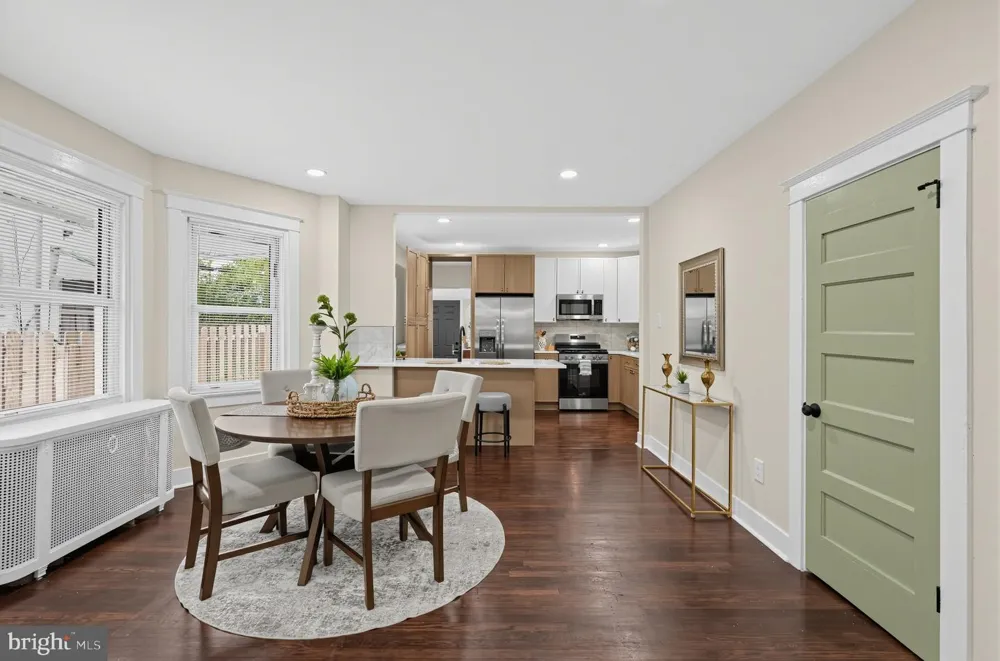 317 E VERNON Philadelphia, PA 19119