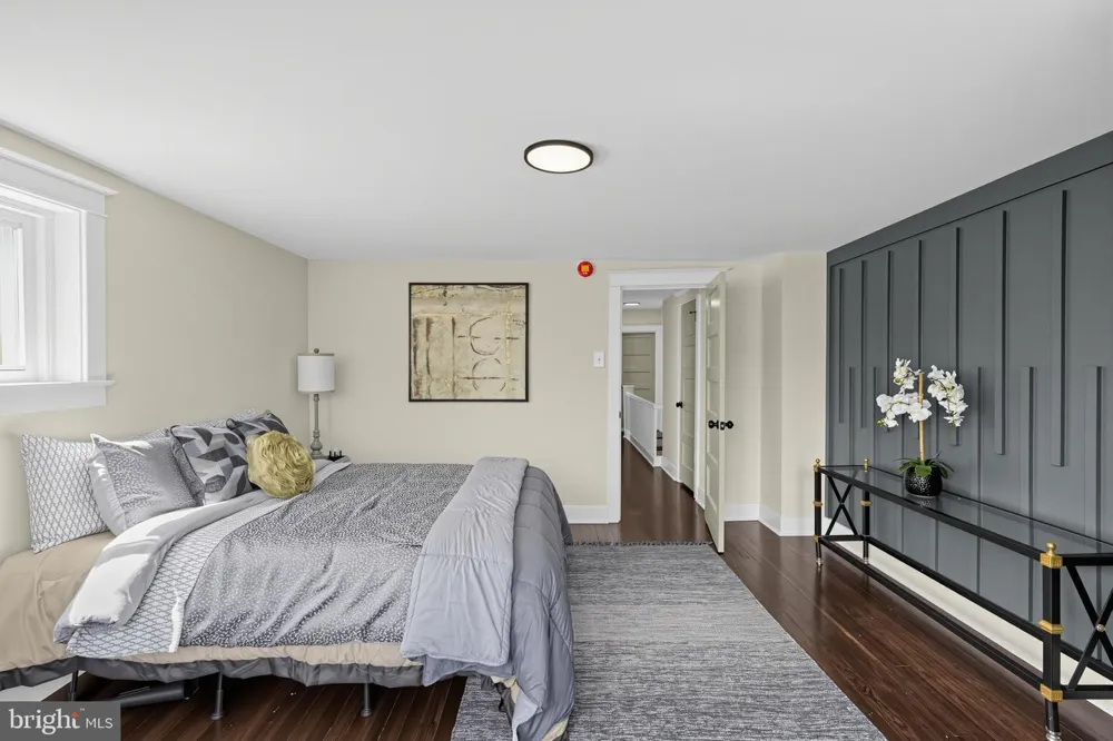 317 E VERNON Philadelphia, PA 19119