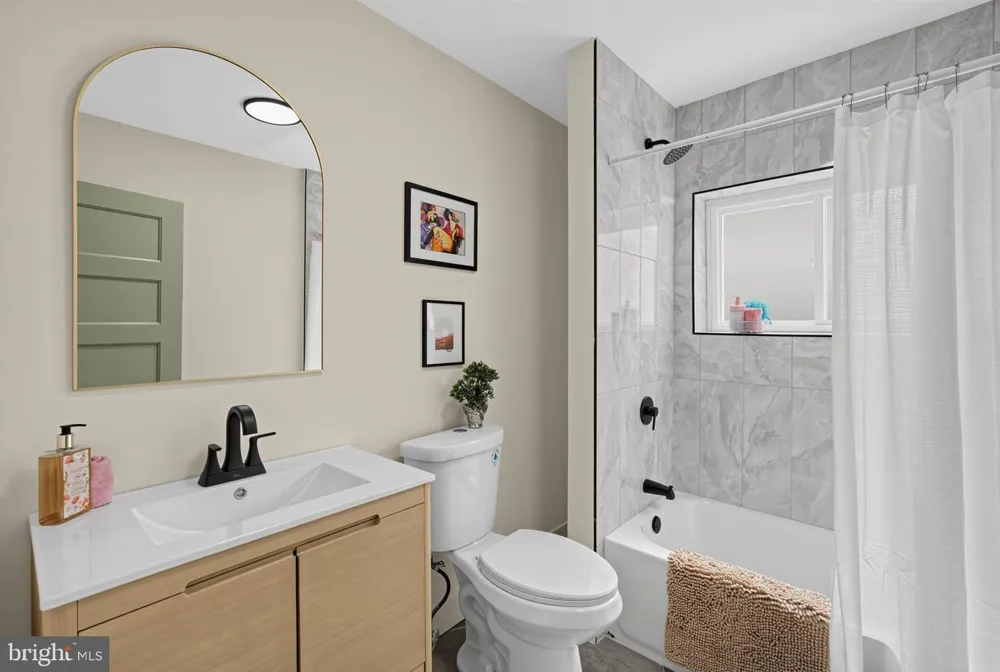 317 E VERNON Philadelphia, PA 19119