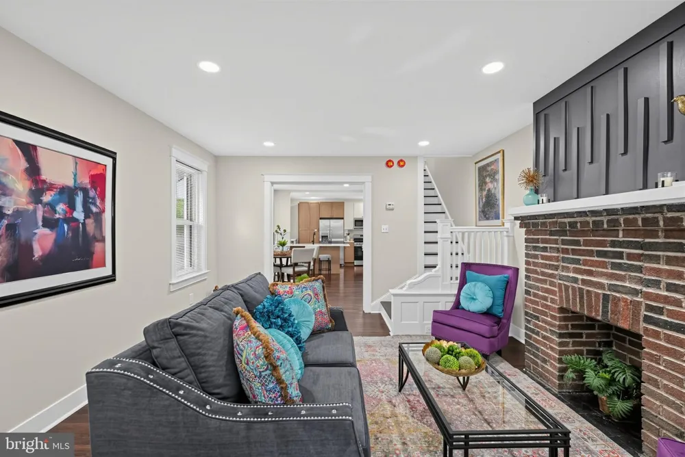 317 E VERNON Philadelphia, PA 19119