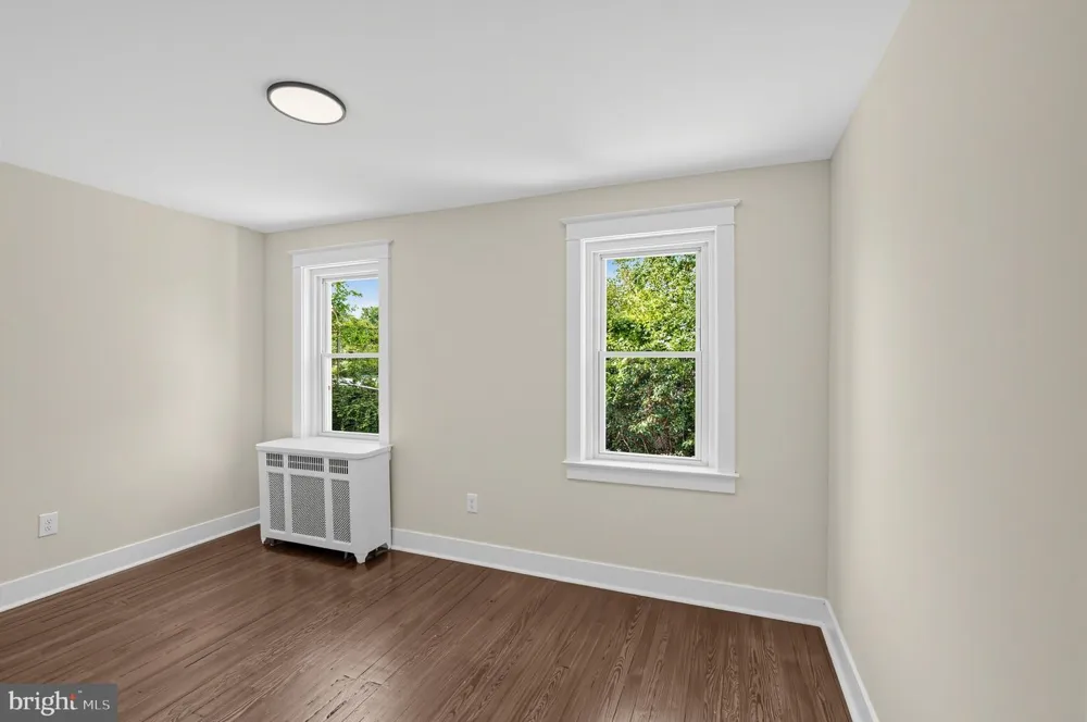 317 E VERNON Philadelphia, PA 19119