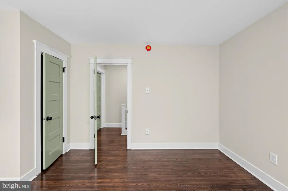317 E VERNON Philadelphia, PA 19119