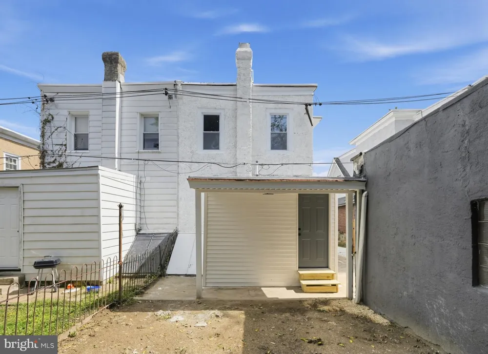 317 E VERNON Philadelphia, PA 19119