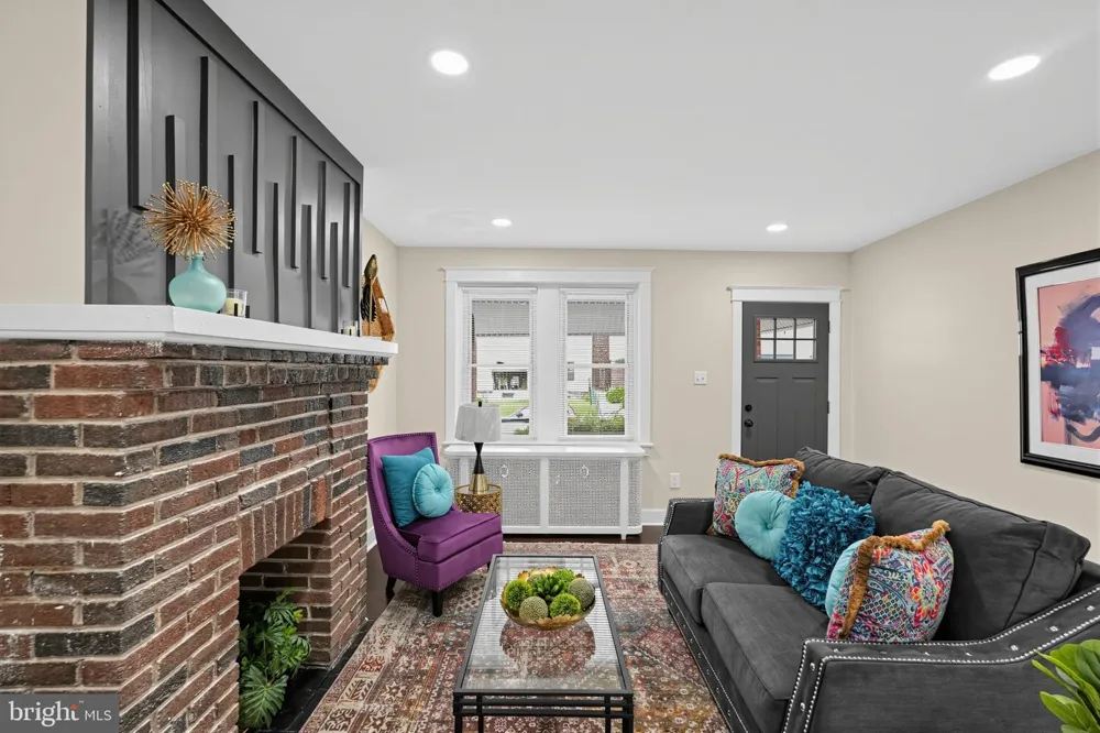 317 E VERNON Philadelphia, PA 19119