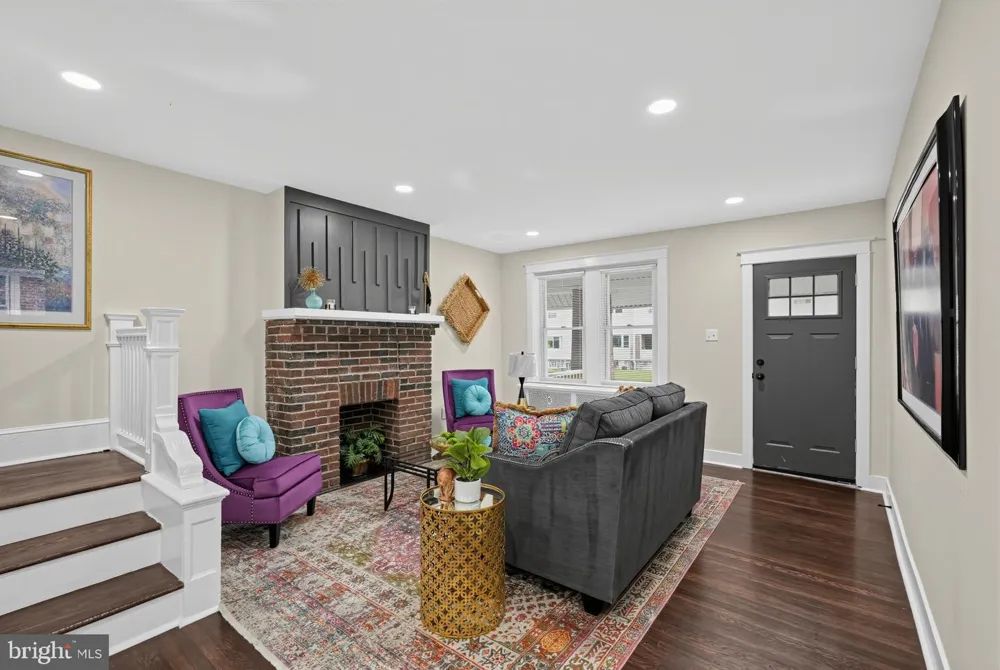 317 E VERNON Philadelphia, PA 19119
