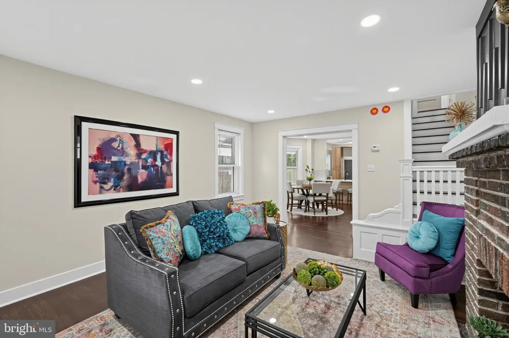 317 E VERNON Philadelphia, PA 19119