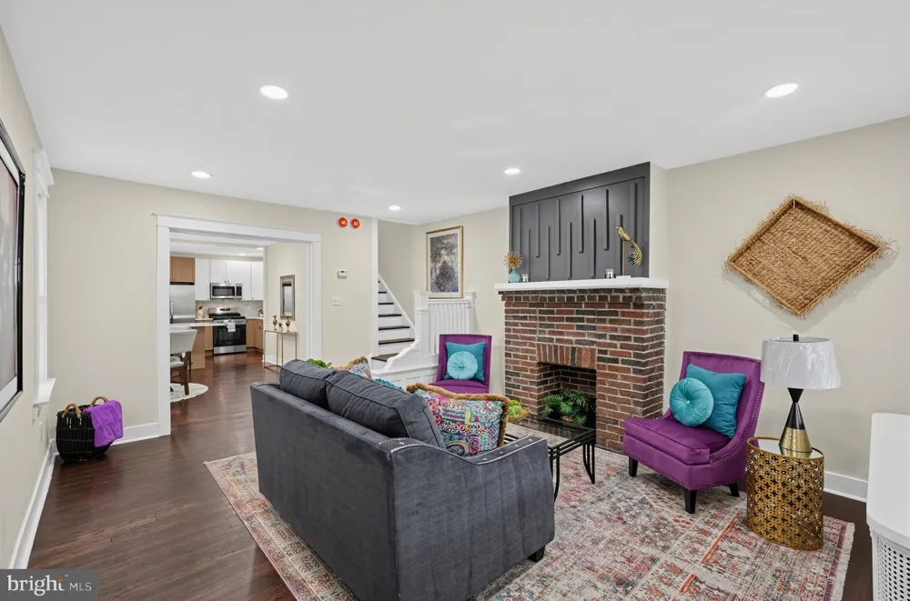 317 E VERNON Philadelphia, PA 19119