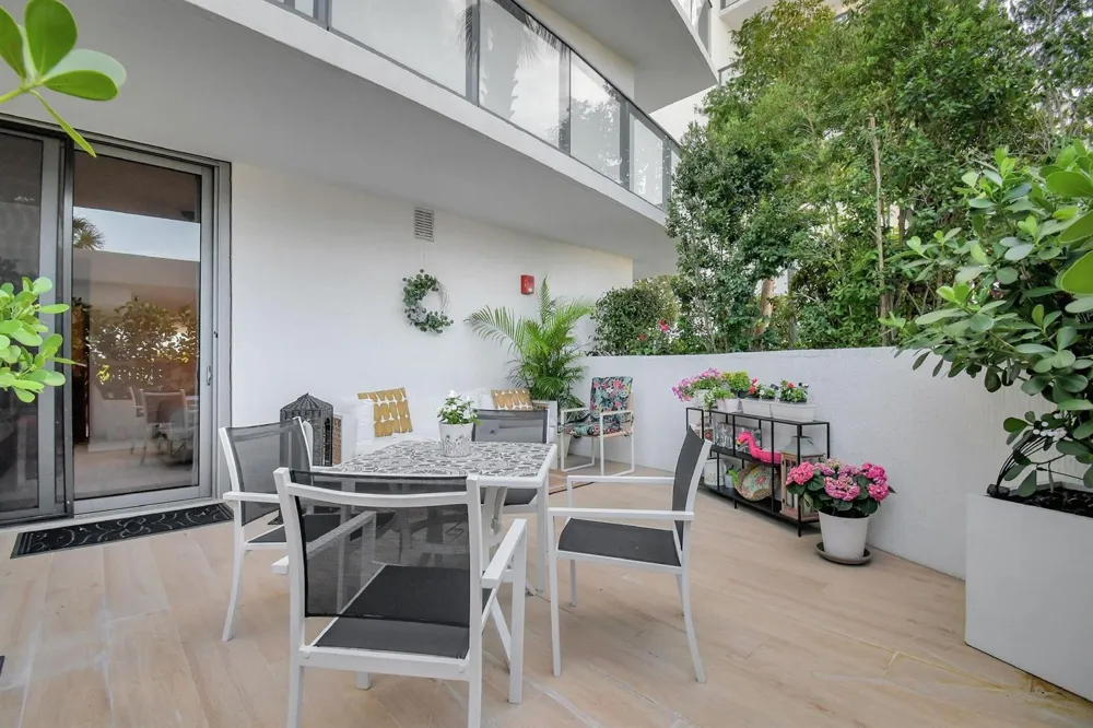1116 OCEAN BOULEVARD #303 Pompano Beach, FL 33062