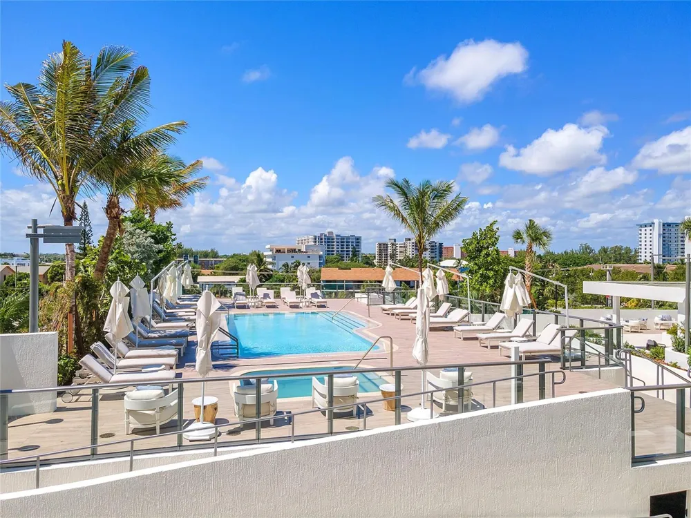 1116 OCEAN BOULEVARD #303 Pompano Beach, FL 33062