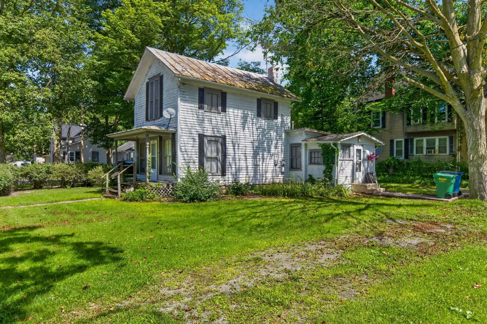 401 S O Keefe Street Cassopolis, MI 49031