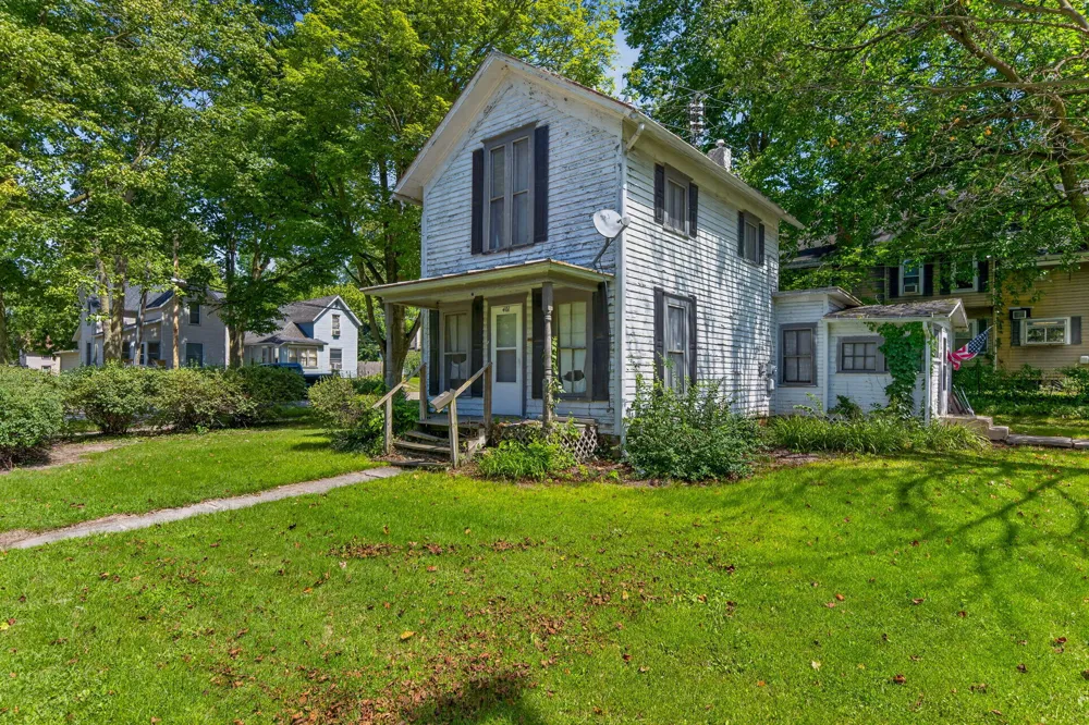 401 S O Keefe Street Cassopolis, MI 49031