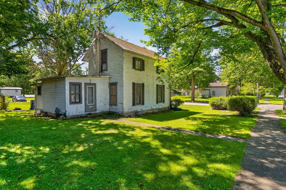401 S O Keefe Street Cassopolis, MI 49031