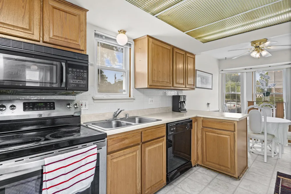 21691 Hidden Rivers Drive #50 Southfield, MI 48075
