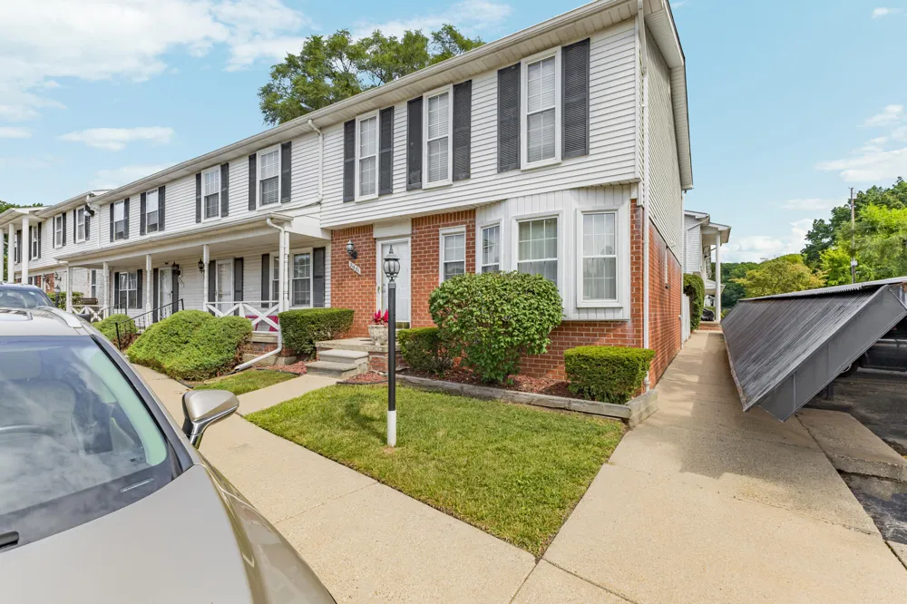21691 Hidden Rivers Drive #50 Southfield, MI 48075