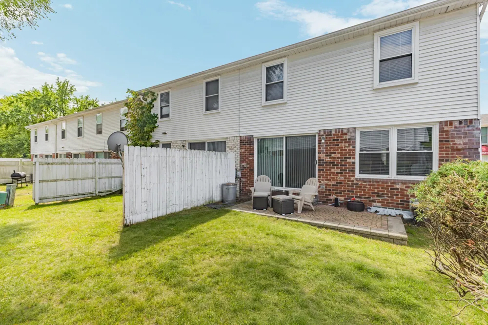 21691 Hidden Rivers Drive #50 Southfield, MI 48075