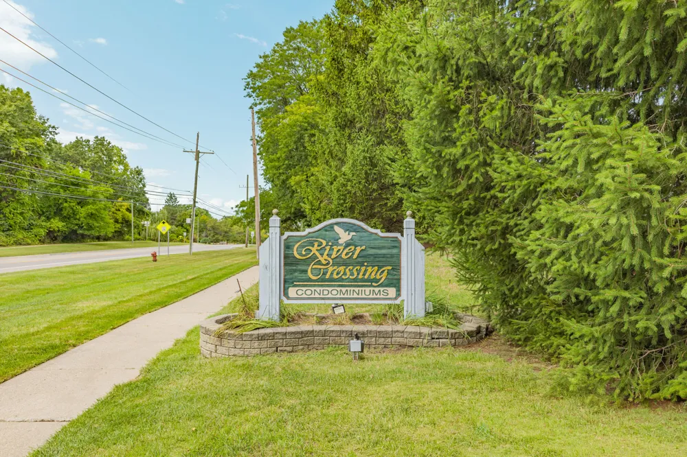 21691 Hidden Rivers Drive #50 Southfield, MI 48075