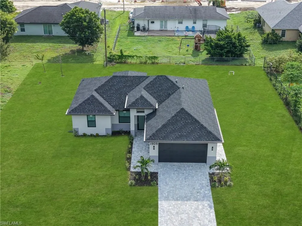 1909 NE 19th Place Cape Coral, FL 33909