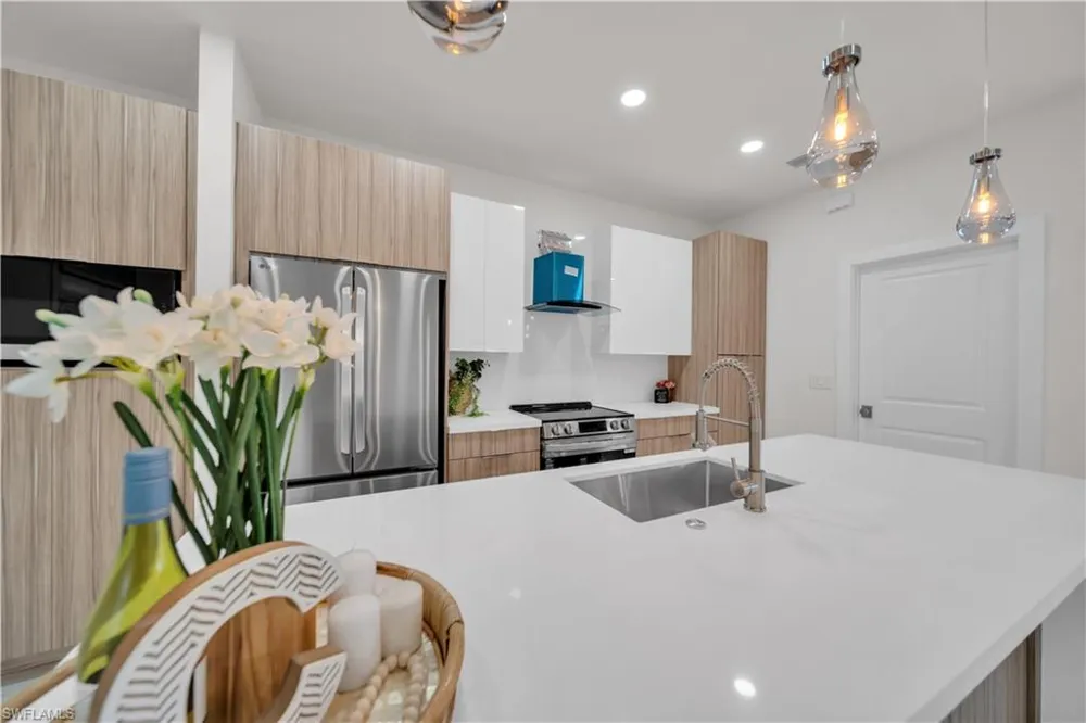 1909 NE 19th Place Cape Coral, FL 33909