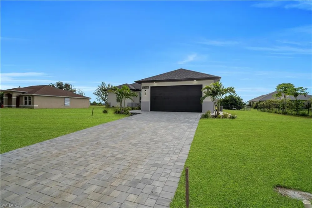 1909 NE 19th Place Cape Coral, FL 33909