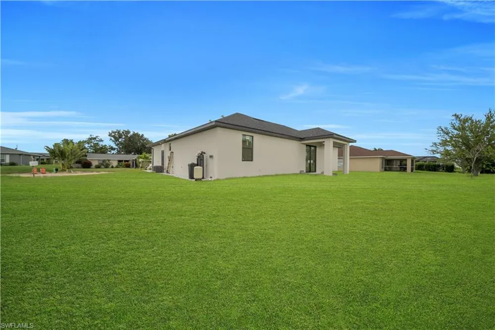 1909 NE 19th Place Cape Coral, FL 33909