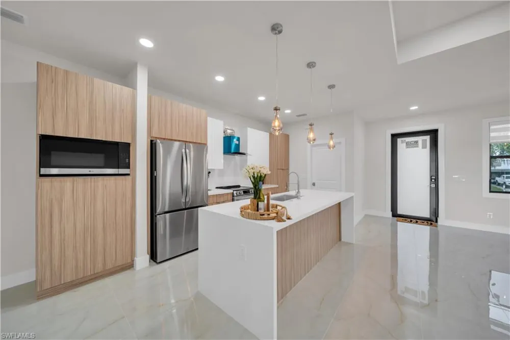 1909 NE 19th Place Cape Coral, FL 33909