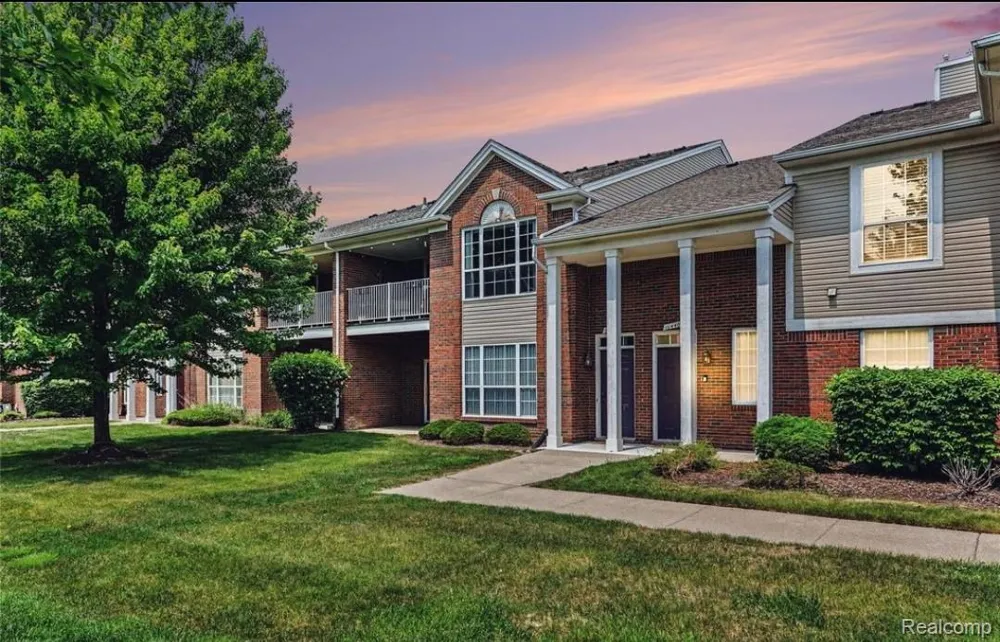16440 Dominion Drive Macomb Township, MI 48044