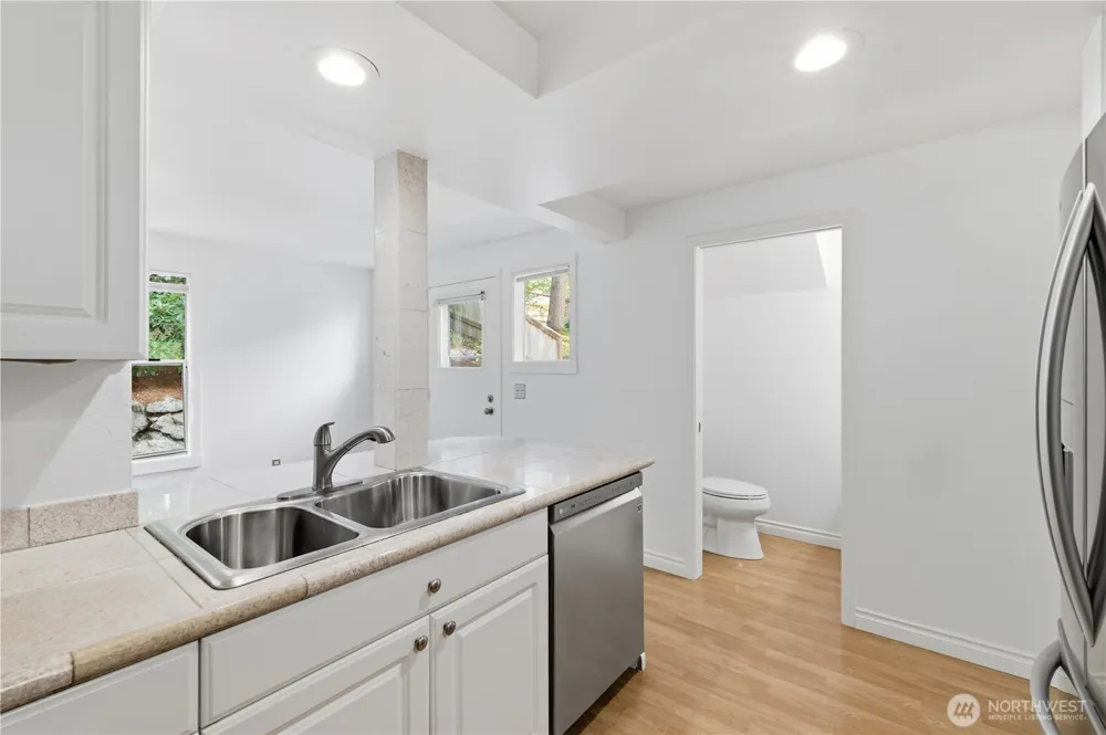 4181 244th Place SE Sammamish, WA 98029