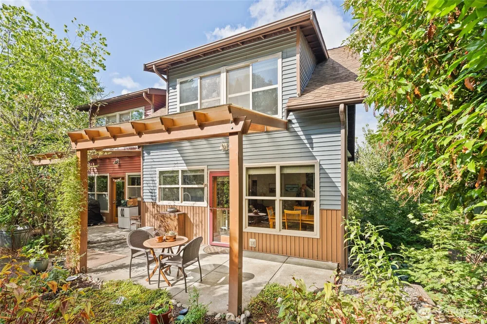 6000 17th Avenue SW #23 Seattle, WA 98106