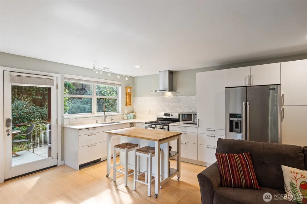 6000 17th Avenue SW #23 Seattle, WA 98106