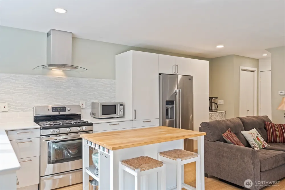 6000 17th Avenue SW #23 Seattle, WA 98106