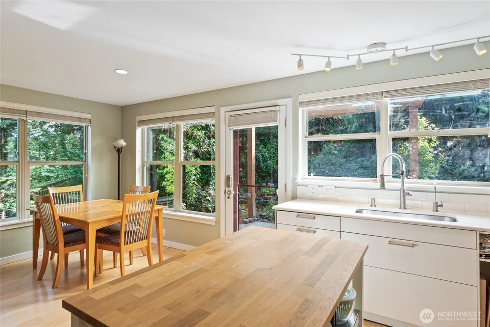 6000 17th Avenue SW #23 Seattle, WA 98106