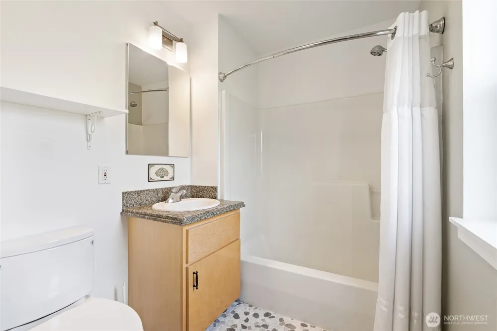 6000 17th Avenue SW #23 Seattle, WA 98106