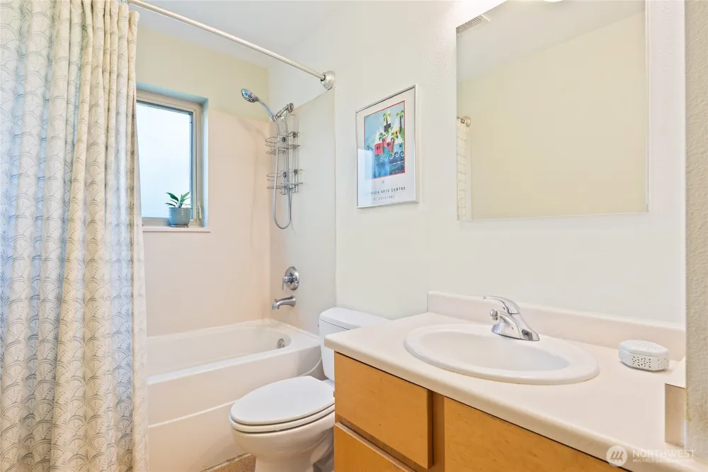 6000 17th Avenue SW #23 Seattle, WA 98106