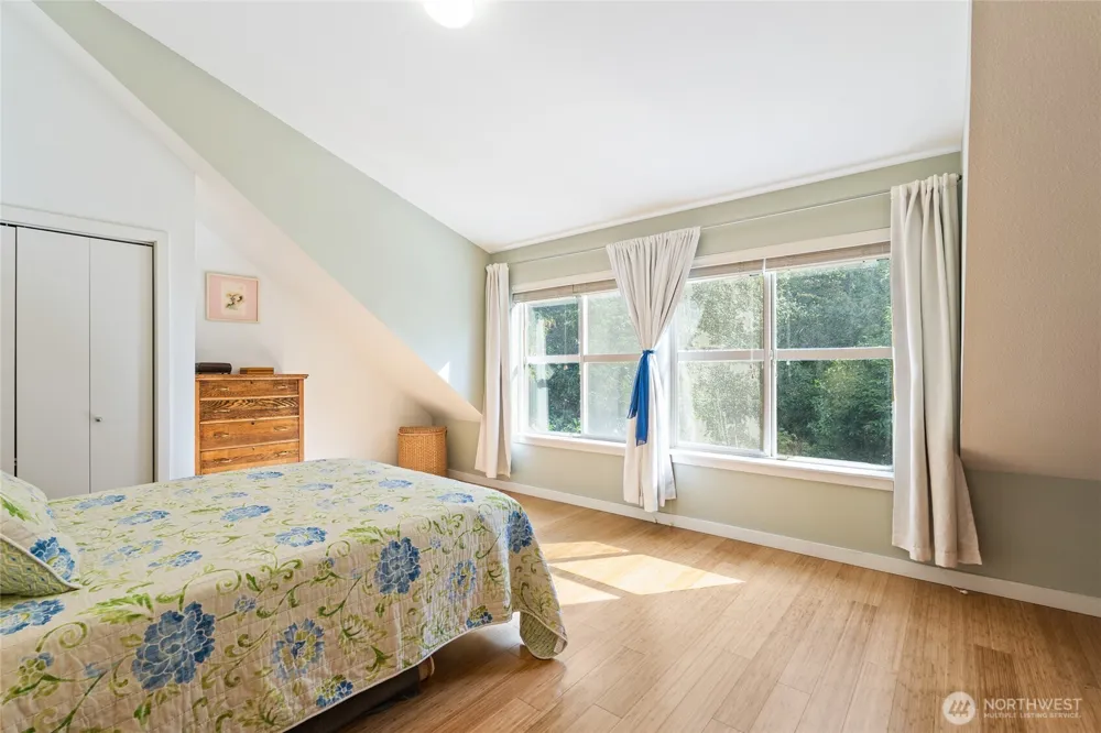 6000 17th Avenue SW #23 Seattle, WA 98106