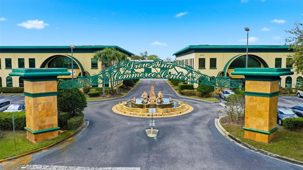 6881 KINGSPOINTE PARKWAY #6 Orlando, FL 32819