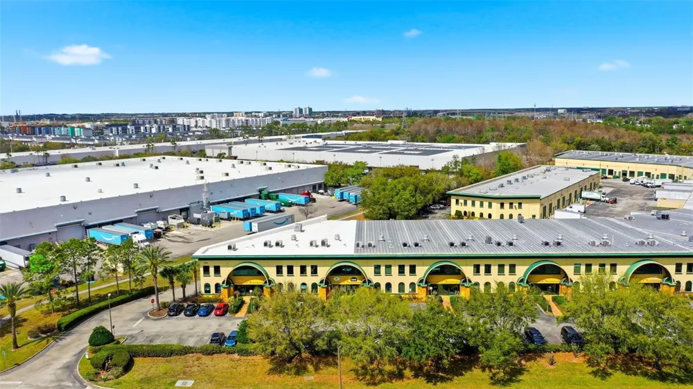 6881 KINGSPOINTE PARKWAY #6 Orlando, FL 32819