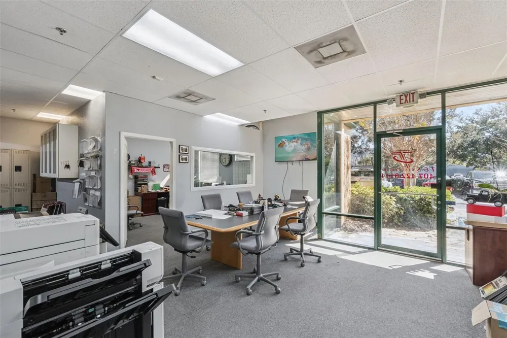 6881 KINGSPOINTE PARKWAY #6 Orlando, FL 32819