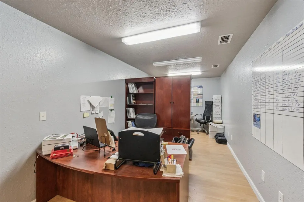 6881 KINGSPOINTE PARKWAY #6 Orlando, FL 32819