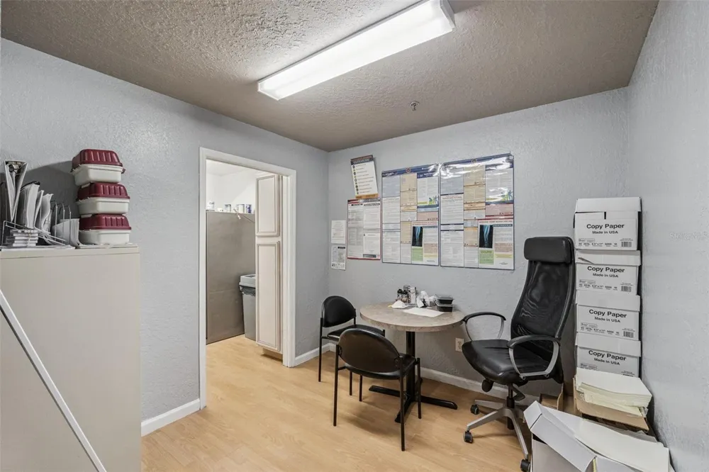 6881 KINGSPOINTE PARKWAY #6 Orlando, FL 32819