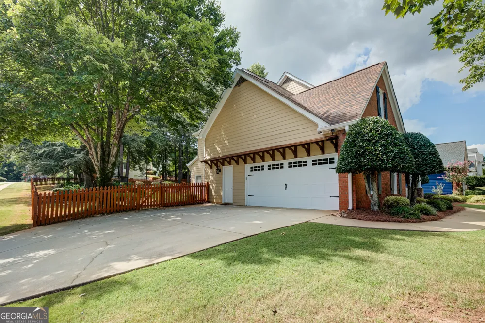 430 Lake Forest DR Newnan, GA 30265