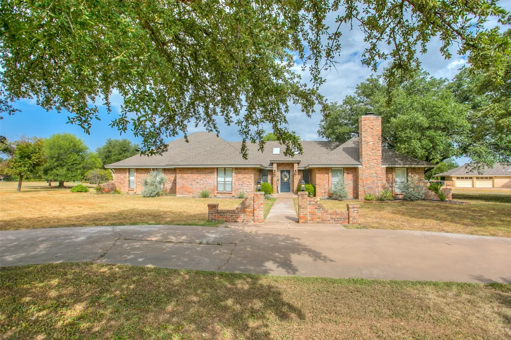 5820 Pecan Valley Lane San Angelo, TX 76904