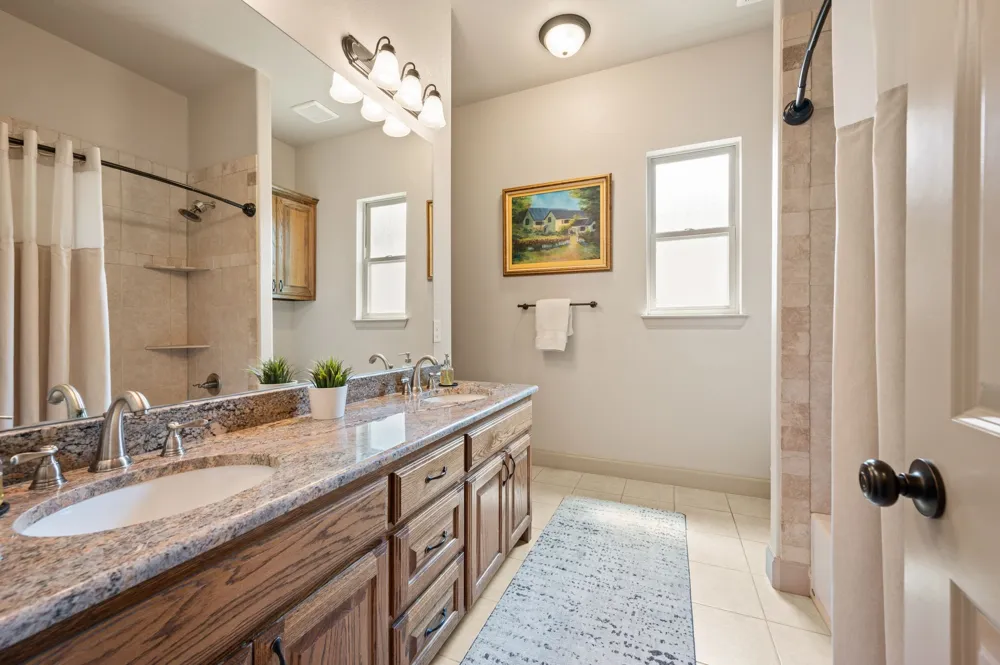6520 Valleyview Drive North Richland Hills, TX 76182