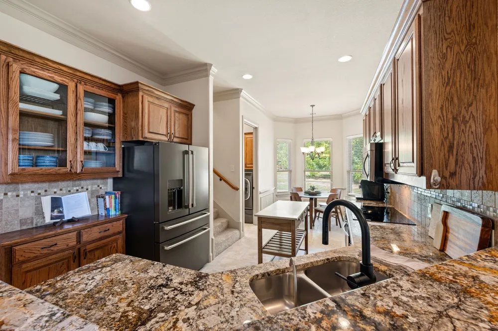6520 Valleyview Drive North Richland Hills, TX 76182