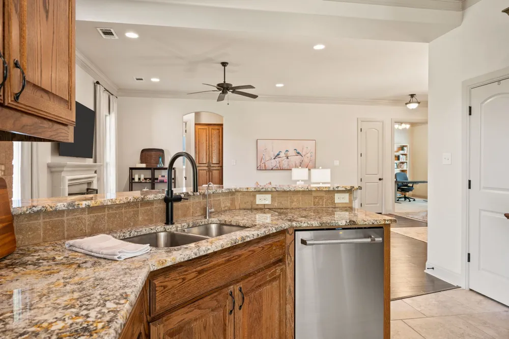 6520 Valleyview Drive North Richland Hills, TX 76182