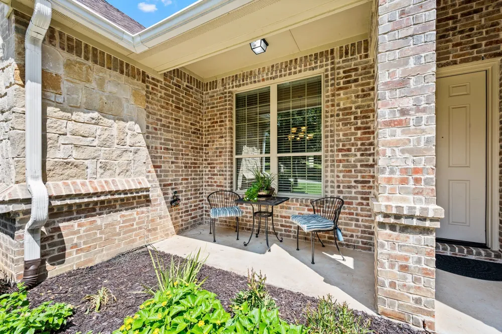 6520 Valleyview Drive North Richland Hills, TX 76182