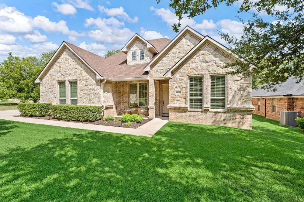 6520 Valleyview Drive North Richland Hills, TX 76182