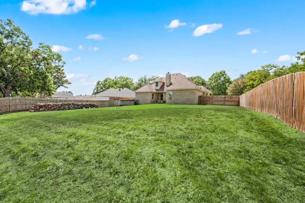 6520 Valleyview Drive North Richland Hills, TX 76182