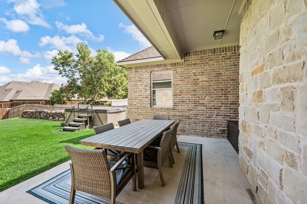 6520 Valleyview Drive North Richland Hills, TX 76182