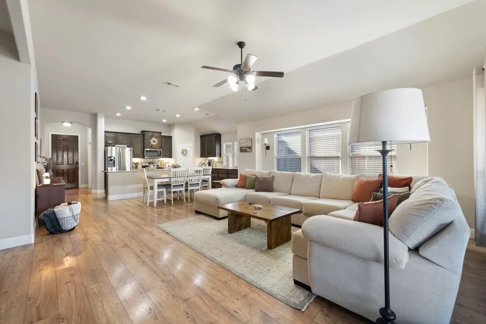 119 Gateway Drive Alvarado, TX 76009