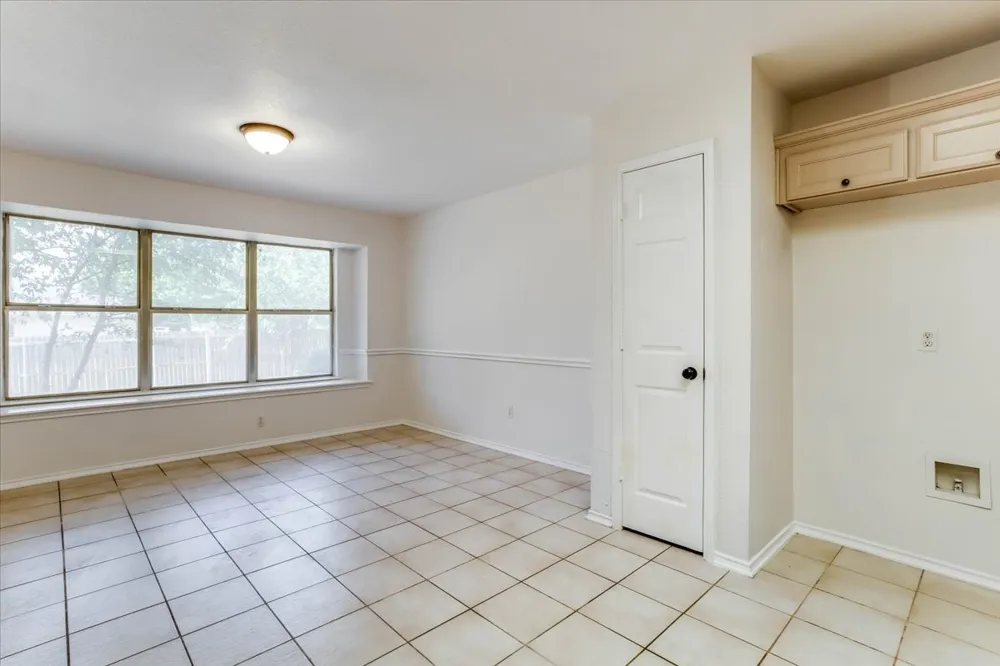 1025 Jessica Drive Burleson, TX 76028